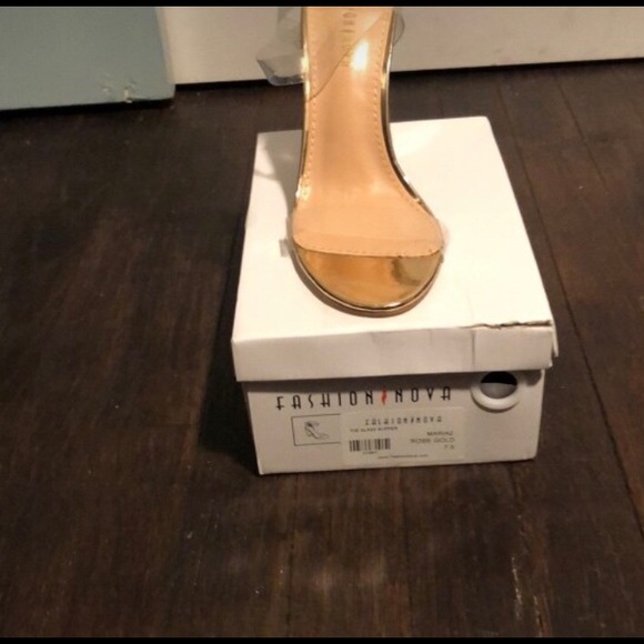 I’m selling wedge heeled MK shoes. Worn twice - Picture 3 of 7